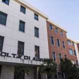 Nel 1951 inizi� la costruzione del Campus, il cui primo nucleo (l�ex facolt� di Agraria) fu costruito proprio a ridosso della villa. Universit� che dopo qualche anno decise di acquisire anche la dimora liberty come �suolo edificatorio�, probabilmente in vista di un ampliamento dell�area didattica